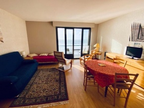 Studio face mer avec balcon – 50m plage, proximité commerces et marché - FR-1-92-607